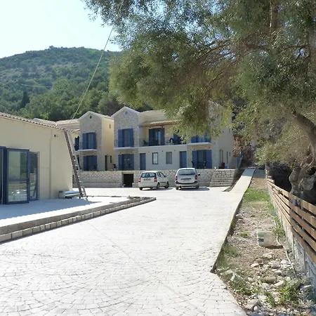 فندق Ilianthos & 4*